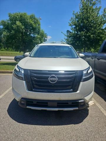 2023 Nissan Pathfinder SL FWD