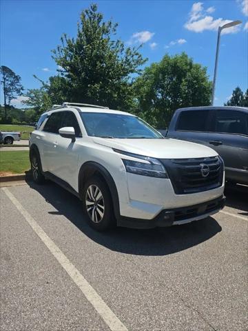 2023 Nissan Pathfinder SL FWD