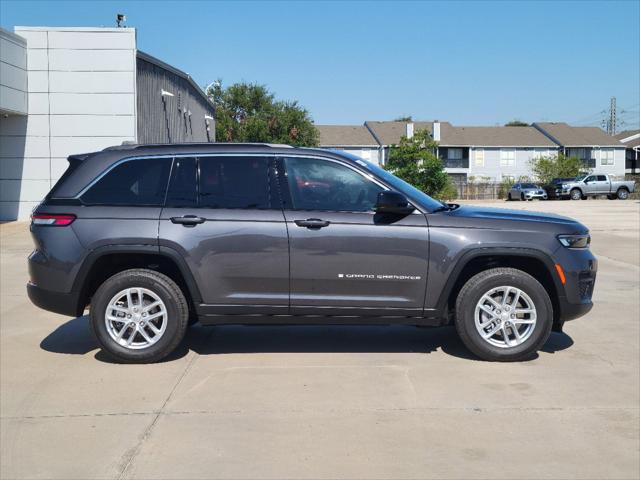 2024 Jeep Grand Cherokee GRAND CHEROKEE LAREDO X 4X4