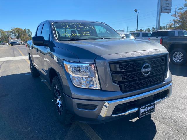 2023 Nissan TITAN Crew Cab SV 4x4