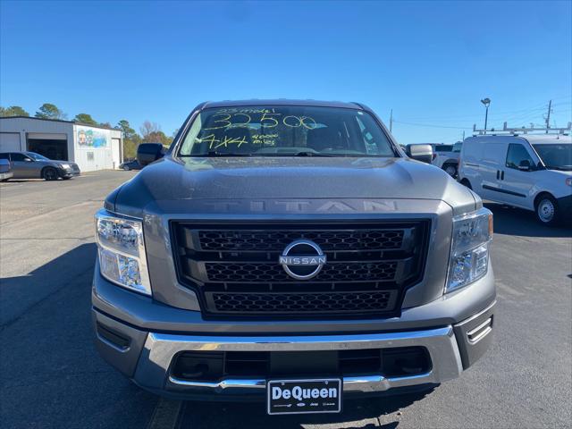 2023 Nissan TITAN Crew Cab SV 4x4