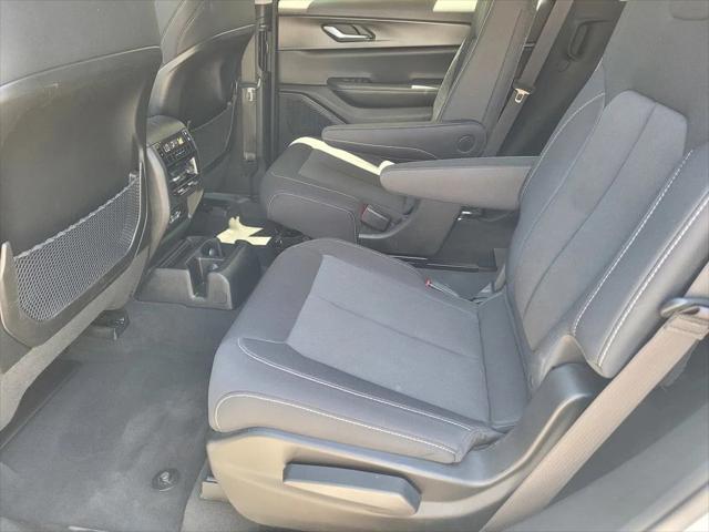 2023 Jeep Grand Cherokee L Laredo 4x4