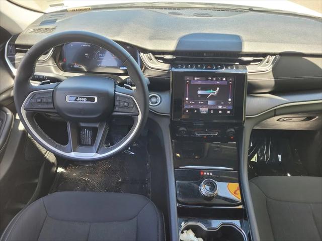 2023 Jeep Grand Cherokee L Laredo 4x4