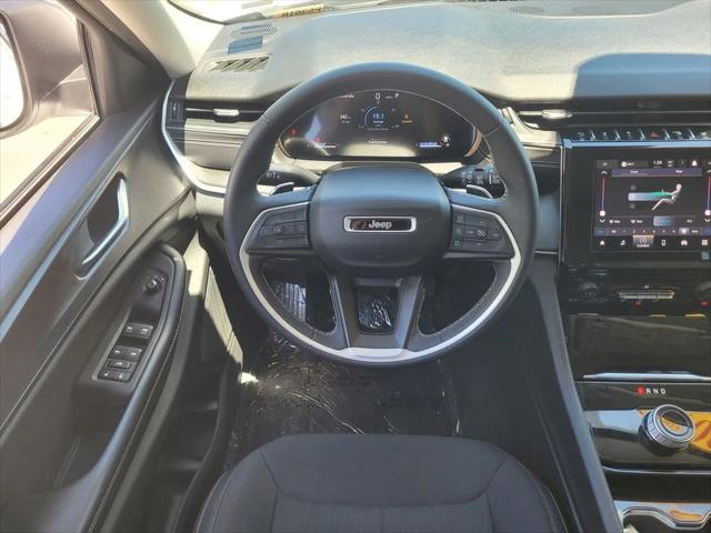 2023 Jeep Grand Cherokee L Laredo 4x4