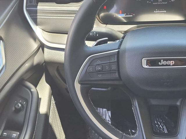 2023 Jeep Grand Cherokee L Laredo 4x4