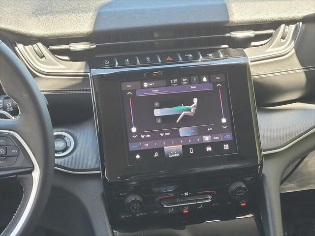2023 Jeep Grand Cherokee L Laredo 4x4