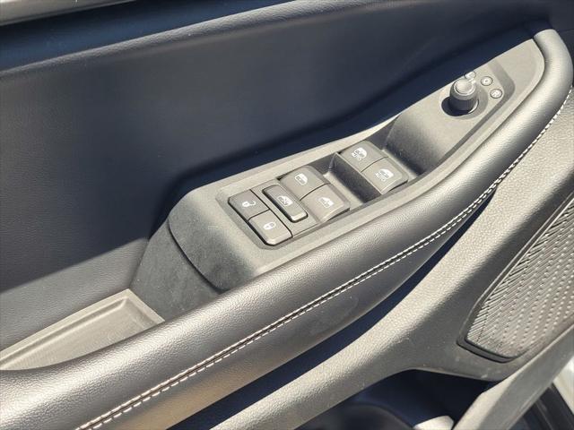 2023 Jeep Grand Cherokee L Laredo 4x4