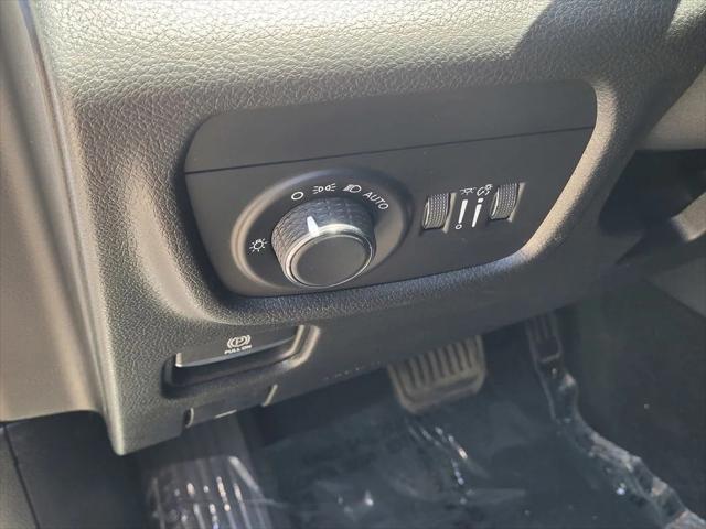 2023 Jeep Grand Cherokee L Laredo 4x4