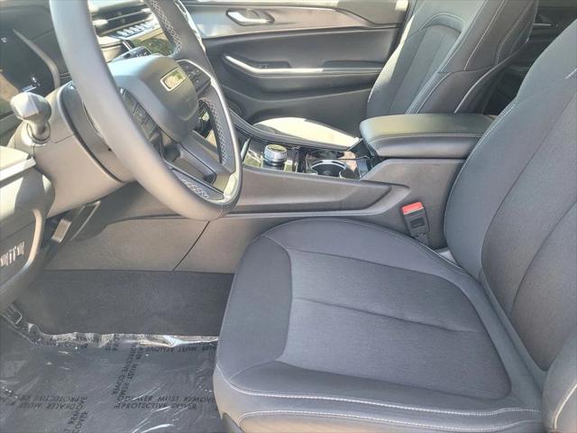2023 Jeep Grand Cherokee L Laredo 4x4