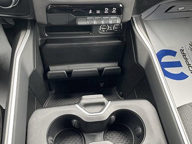 2021 Ram 1500 Big Horn Crew Cab 4x4 5'7" Box