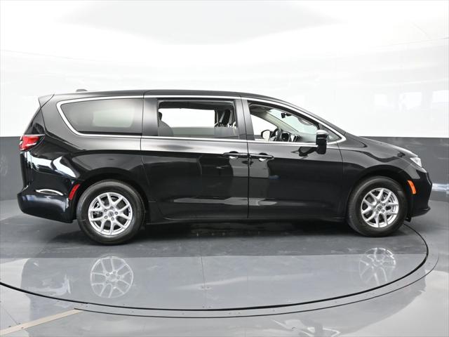 2024 Chrysler Pacifica PACIFICA TOURING L