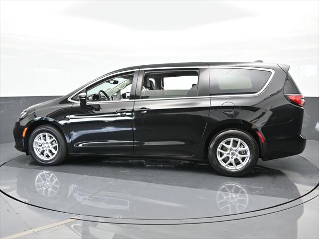 2024 Chrysler Pacifica PACIFICA TOURING L