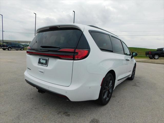 2024 Chrysler Pacifica PACIFICA TOURING L