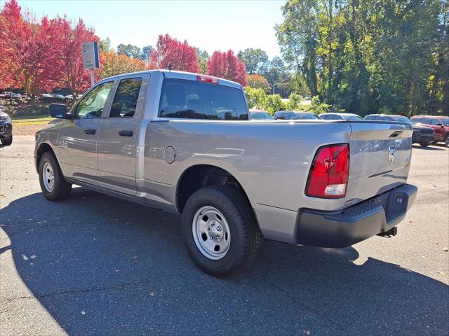 2024 RAM Ram 1500 Classic RAM 1500 CLASSIC TRADESMAN QUAD CAB 4X4 64 BOX