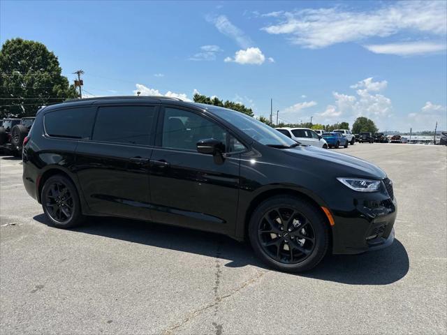 2024 Chrysler Pacifica PACIFICA TOURING L