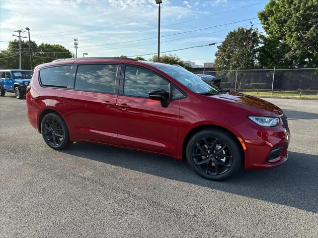 2024 Chrysler Pacifica PACIFICA TOURING L