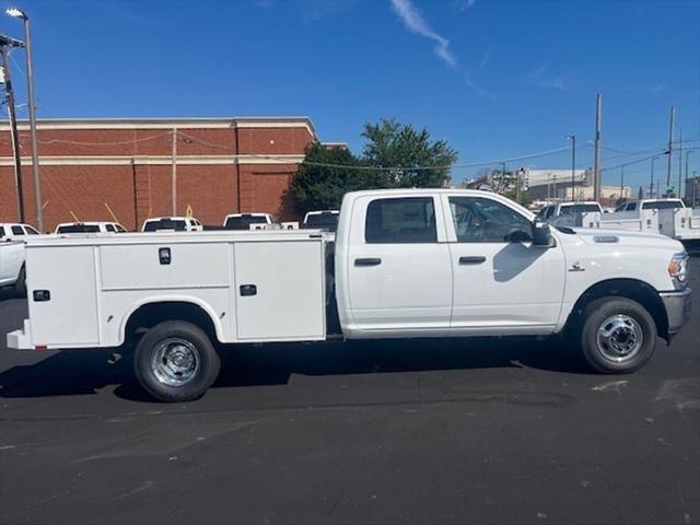 2024 RAM Ram 3500 Chassis Cab RAM 3500 TRADESMAN CREW CAB CHASSIS 4X4 60 CA