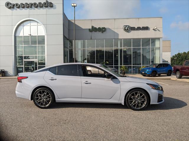 2023 Nissan Altima SR VC-Turbo FWD