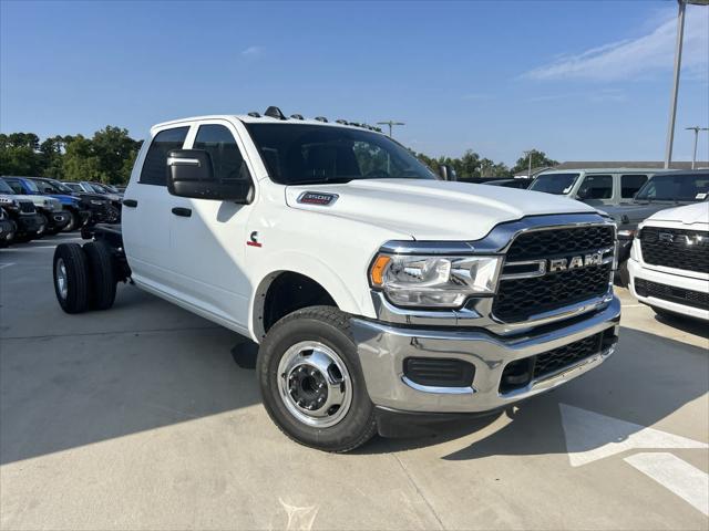 2024 RAM Ram 3500 Chassis Cab RAM 3500 TRADESMAN CREW CAB CHASSIS 4X4 60 CA