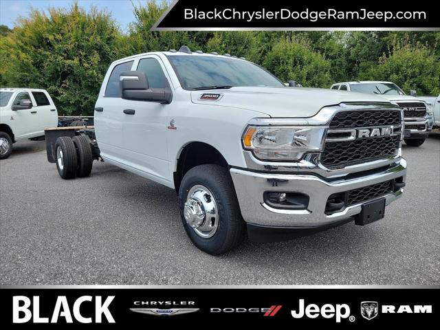 2024 RAM Ram 3500 Chassis Cab RAM 3500 TRADESMAN CREW CAB CHASSIS 4X4 60 CA