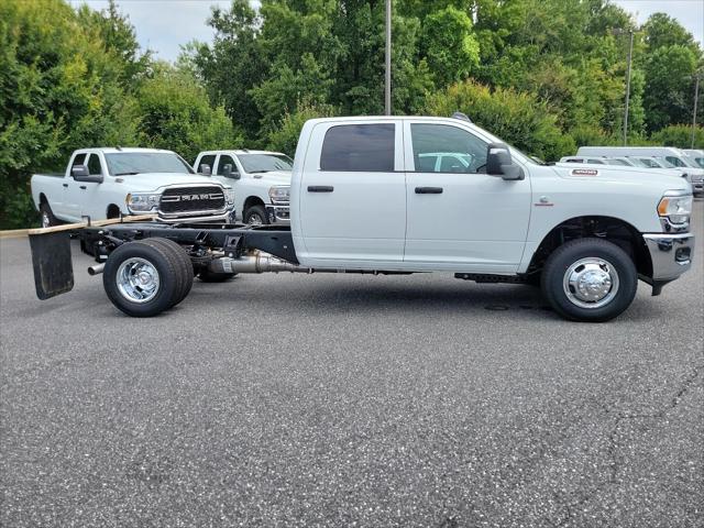 2024 RAM Ram 3500 Chassis Cab RAM 3500 TRADESMAN CREW CAB CHASSIS 4X4 60 CA