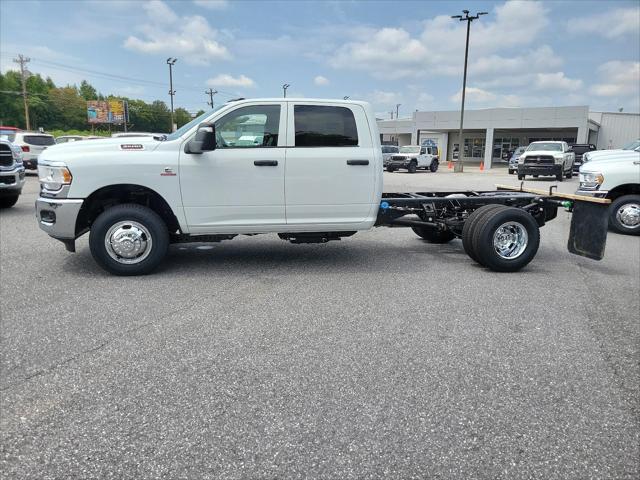 2024 RAM Ram 3500 Chassis Cab RAM 3500 TRADESMAN CREW CAB CHASSIS 4X4 60 CA