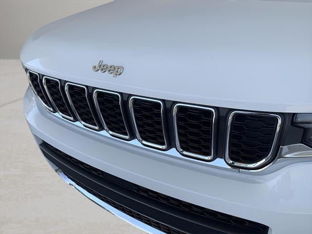 2024 Jeep Grand Cherokee L Laredo 4x4