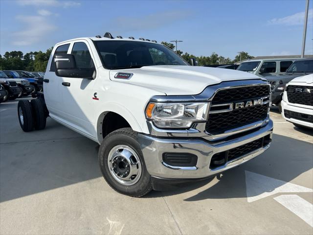 2024 RAM Ram 3500 Chassis Cab RAM 3500 TRADESMAN CREW CAB CHASSIS 4X4 60 CA