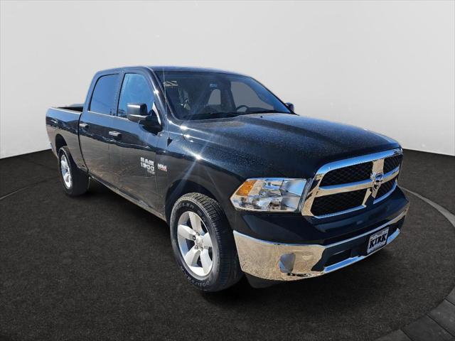 2024 RAM Ram 1500 Classic RAM 1500 CLASSIC TRADESMAN CREW CAB 4X4 64 BOX