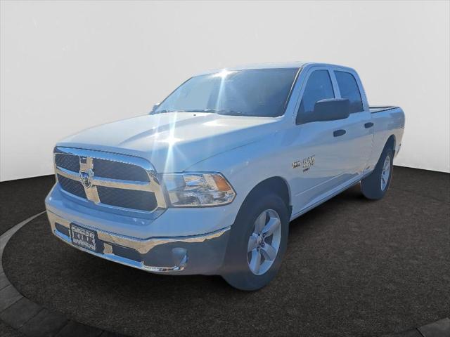 2024 RAM Ram 1500 Classic RAM 1500 CLASSIC TRADESMAN CREW CAB 4X4 64 BOX