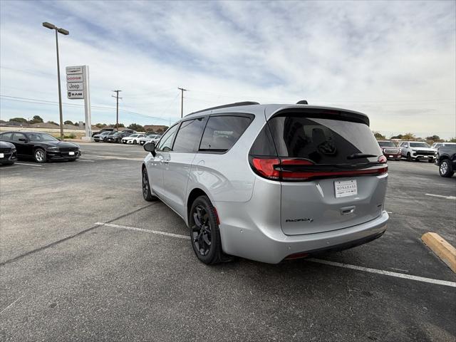 2024 Chrysler Pacifica PACIFICA TOURING L AWD