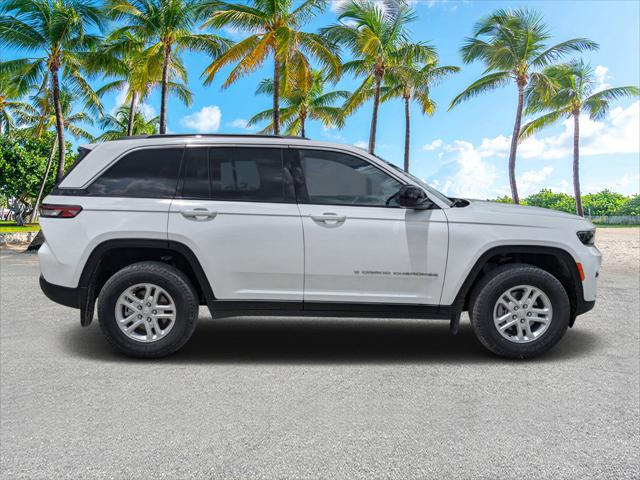 2024 Jeep Grand Cherokee GRAND CHEROKEE LAREDO 4X2