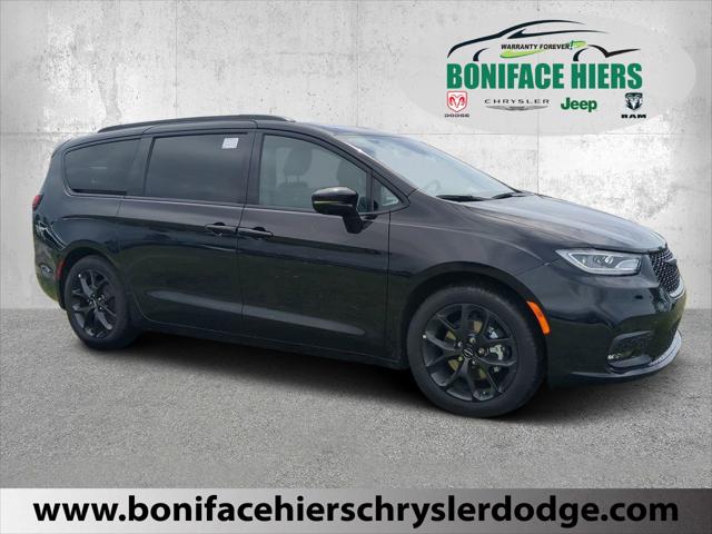 2024 Chrysler Pacifica PACIFICA TOURING L