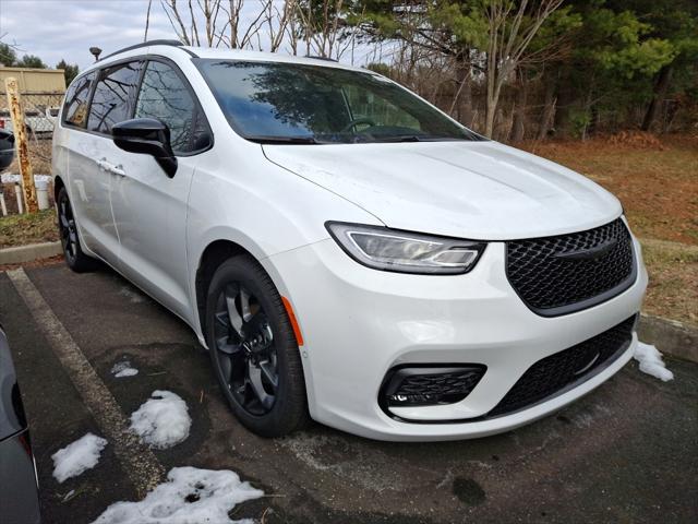 2024 Chrysler Pacifica PACIFICA TOURING L