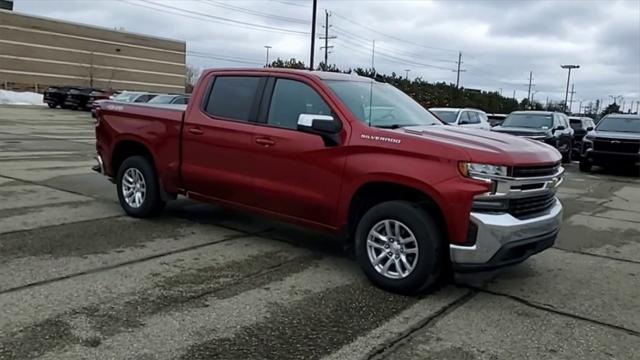 Used 2021 Chevrolet Silverado 1500 LT with VIN 3GCUYDET8MG163629 for sale in Waterford, MI