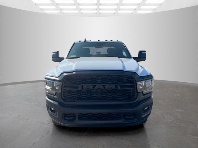 2024 RAM Ram 3500 Chassis Cab RAM 3500 TRADESMAN CREW CAB CHASSIS 4X4 60 CA 2024 RAM Ram 3500 Chassis Cab RAM 3500 TRADESMAN CREW CAB CHASSIS 4X4 60 CA