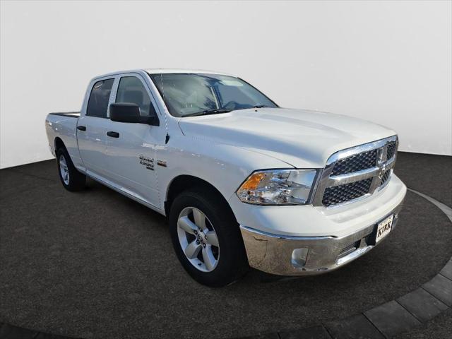 2024 RAM Ram 1500 Classic RAM 1500 CLASSIC TRADESMAN CREW CAB 4X4 64 BOX