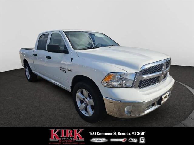 2024 RAM Ram 1500 Classic RAM 1500 CLASSIC TRADESMAN CREW CAB 4X4 64 BOX