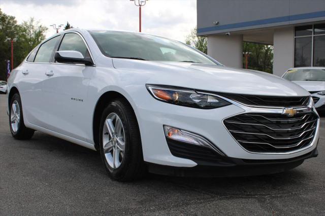 2022 Chevrolet Malibu FWD 1FL