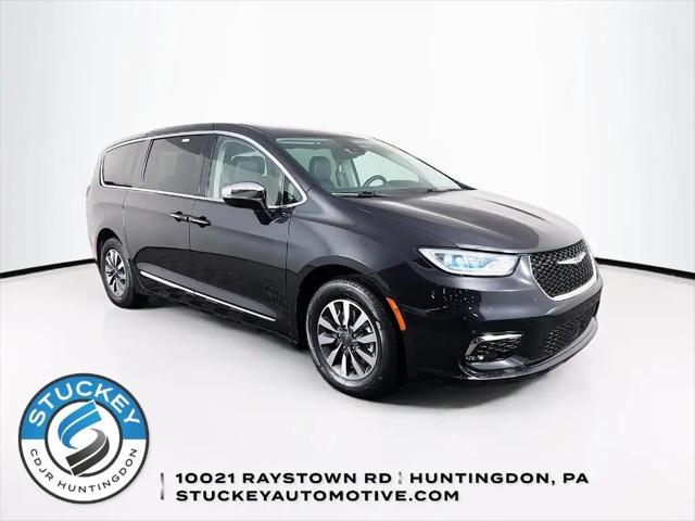 2023 Chrysler Pacifica Hybrid Limited for sale in Huntingdon, PA