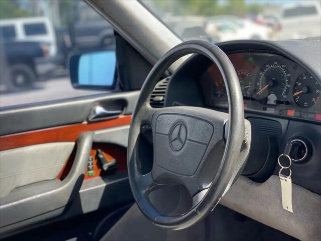 1999 Mercedes-Benz S 320 S 320