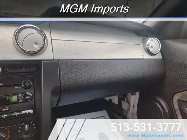 2007 Ford Mustang V6 Deluxe