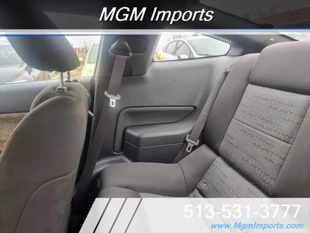 2007 Ford Mustang V6 Deluxe