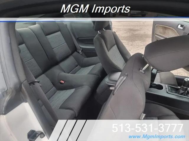 2007 Ford Mustang V6 Deluxe