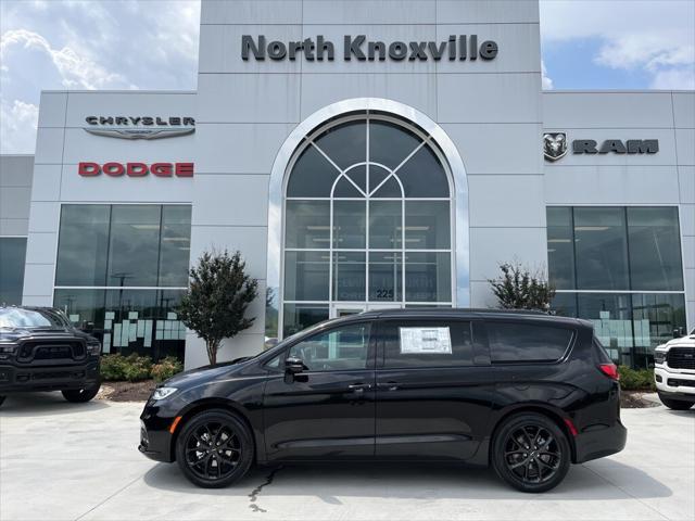 2024 Chrysler Pacifica PACIFICA TOURING L