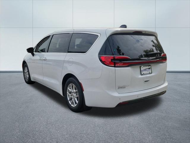 2024 Chrysler Pacifica PACIFICA TOURING L