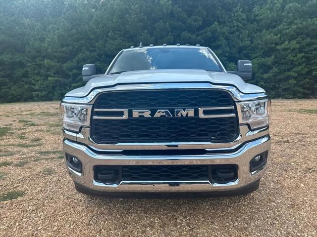 2024 RAM Ram 3500 Chassis Cab RAM 3500 TRADESMAN CREW CAB CHASSIS 4X4 60 CA