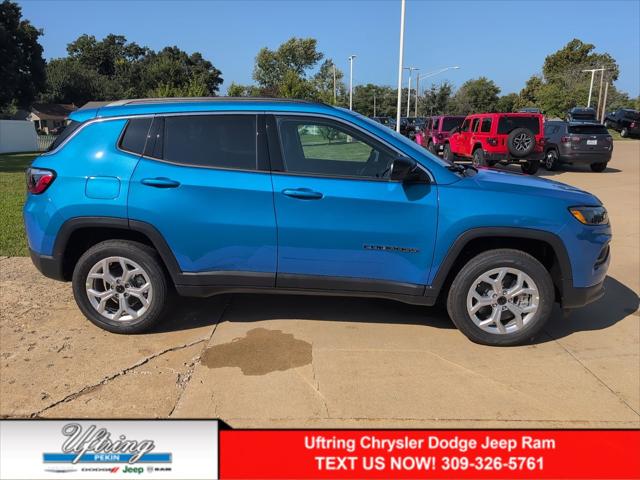 2025 Jeep Compass COMPASS LATITUDE 4X4