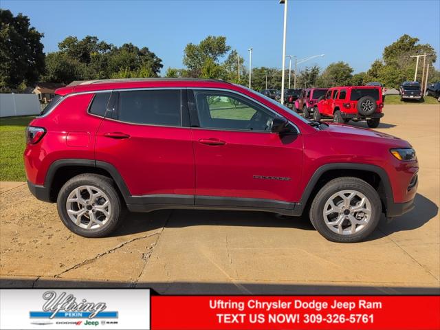 2025 Jeep Compass COMPASS LATITUDE 4X4