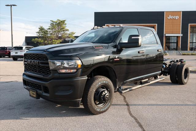 2024 RAM Ram 3500 Chassis Cab RAM 3500 TRADESMAN CREW CAB CHASSIS 4X4 60 CA